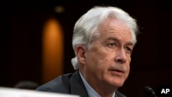 Direktur Badan Intelijen Pusat AS (CIA) William Burns saat menghadiri rapat dengar pendapat dengan Komite Intelijen Senat di Capitol Hill, Washington, Senin, 11 Maret 2024. (Foto: Mark Schiefelbein/AP Photo)
