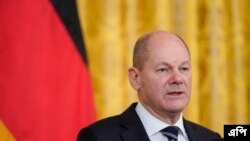 Kanselir Jerman Olaf Scholz berbicara selama konferensi pers dengan Presiden Joe Biden di Ruang Timur Gedung Putih, Senin, 7 Februari 2022, di Washington. (Foto: AP/Alex Brandon)