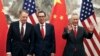 中国副总理刘鹤2019年5月1日在北京钓鱼台国宾馆会晤到访的美国贸易代表莱特希泽（左一）和美国财长姆努钦。